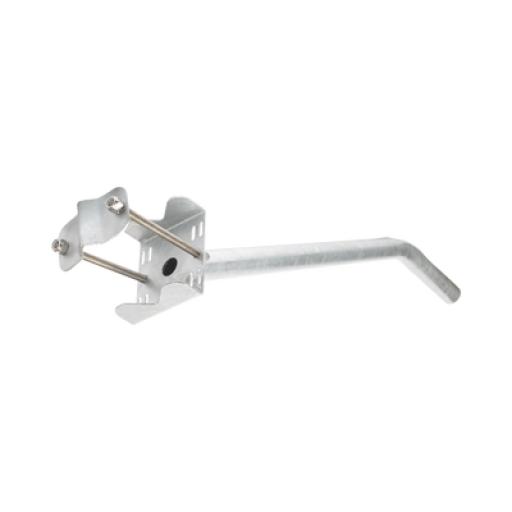 SYSCOM TOWERS Brazo Galvanizado para Luminaria 2" Diámetro con Abrazadera para Poste hasta 3" Diámetro. 