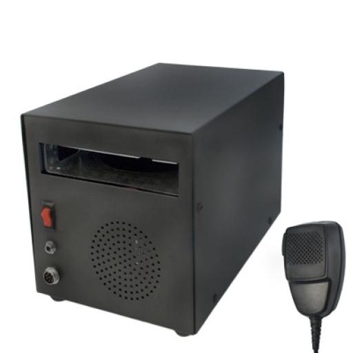 Syscom Kit para Estación Base SYSCOM, incluye fuente de poder, gabinete (G051), micrófono y bocina