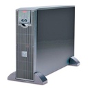 NO BREAK APC SMART UPS RT 3000 120V 8 OUTLET 34MIN 1/2 CARGA