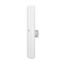 UBIQUITI INC. Estación Base 2x2 MIMO airMAX LiteAP AC hasta 450 Mbps, 5 GHz (5150 - 5875 MHz) con antena integrada de 16 dBi y cobertura de 120 grados