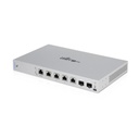 UBIQUITI INC. Switch UniFi 7 puertos (1 x consola, 4 x PoE++ 802.3bt y 2 SFP+)