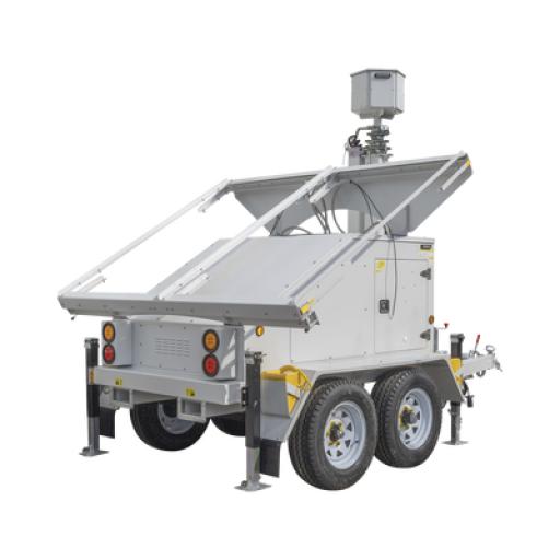 Precision Traila de Doble Eje con Mástil Retráctil de 7.5 m. para Videovigilancia o Iluminación, con Bases para Instalar Paneles Solares y Baterías (No incluidos)