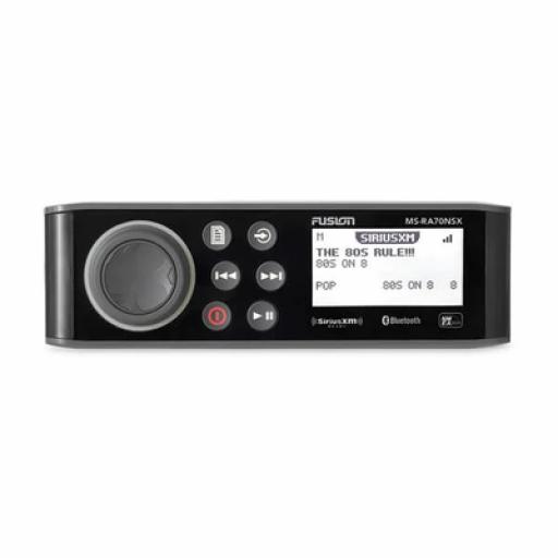 [GARMIN_10-01516-30] Garmin Estéreo marino Fusion serie RA70, con pantalla monocroma, puerto NMEA 2000  y USB