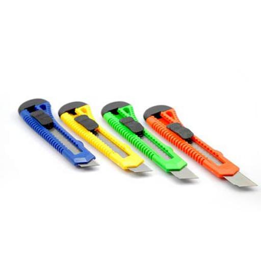 [CELICA_CO-M80] Celica CUTTER CELICA PLÁSTICO GRANDE 17CMS/NAVAJA 18MM
