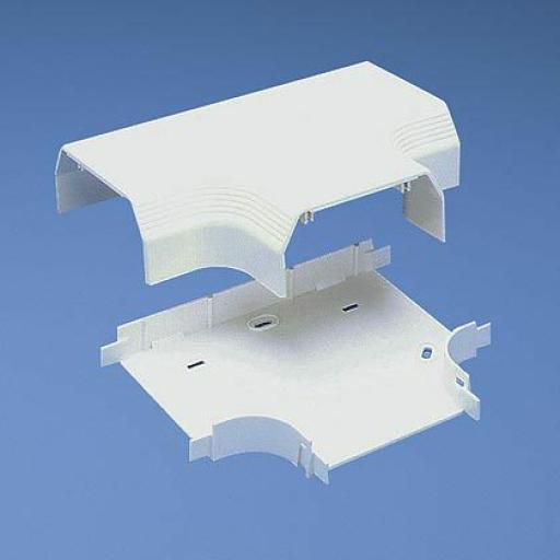 [PANDUIT_T70TWH] Panduit Accesorio en "T", para uso con canaleta T70, Material PVC Rígido, Color Blanco