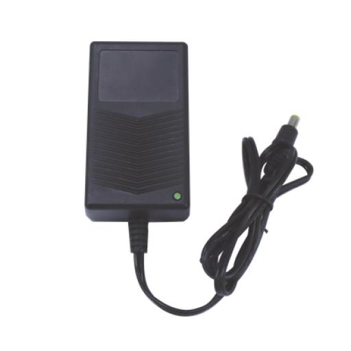 [EPCOM_P15DC3A] Epcom Fuente de Poder de 15 Vcc Regulada / 3 Amp / Voltaje de Entrada de 100 - 240 VCA