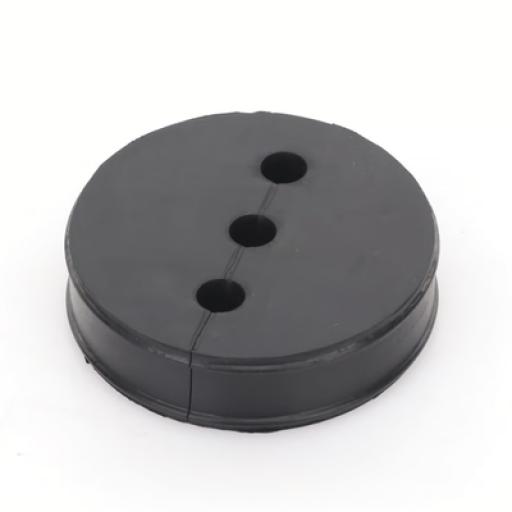 [SYSCOMTOWERS_CI-3-38] SYSCOM TOWERS Inserto o Bota de Caucho de 4" Con Tres Orificios para Cable de 3/8 in