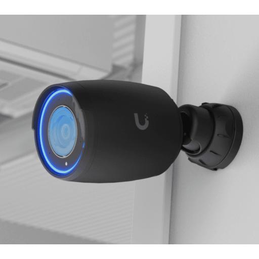 [UBIQUITINETWORKS_UVC-AI-PRO] Ubiquiti Networks Cámara UniFi AI PRO 4k (8MPX), para interior o exterior (IP65) Zoom óptico de 3X, con Inteligencia Artificial, detección de personas, placas y más, audio 2 vías
